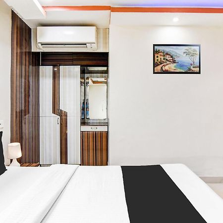 Super Hotel O Tagore Park Ruby Road 콜카타 외부 사진