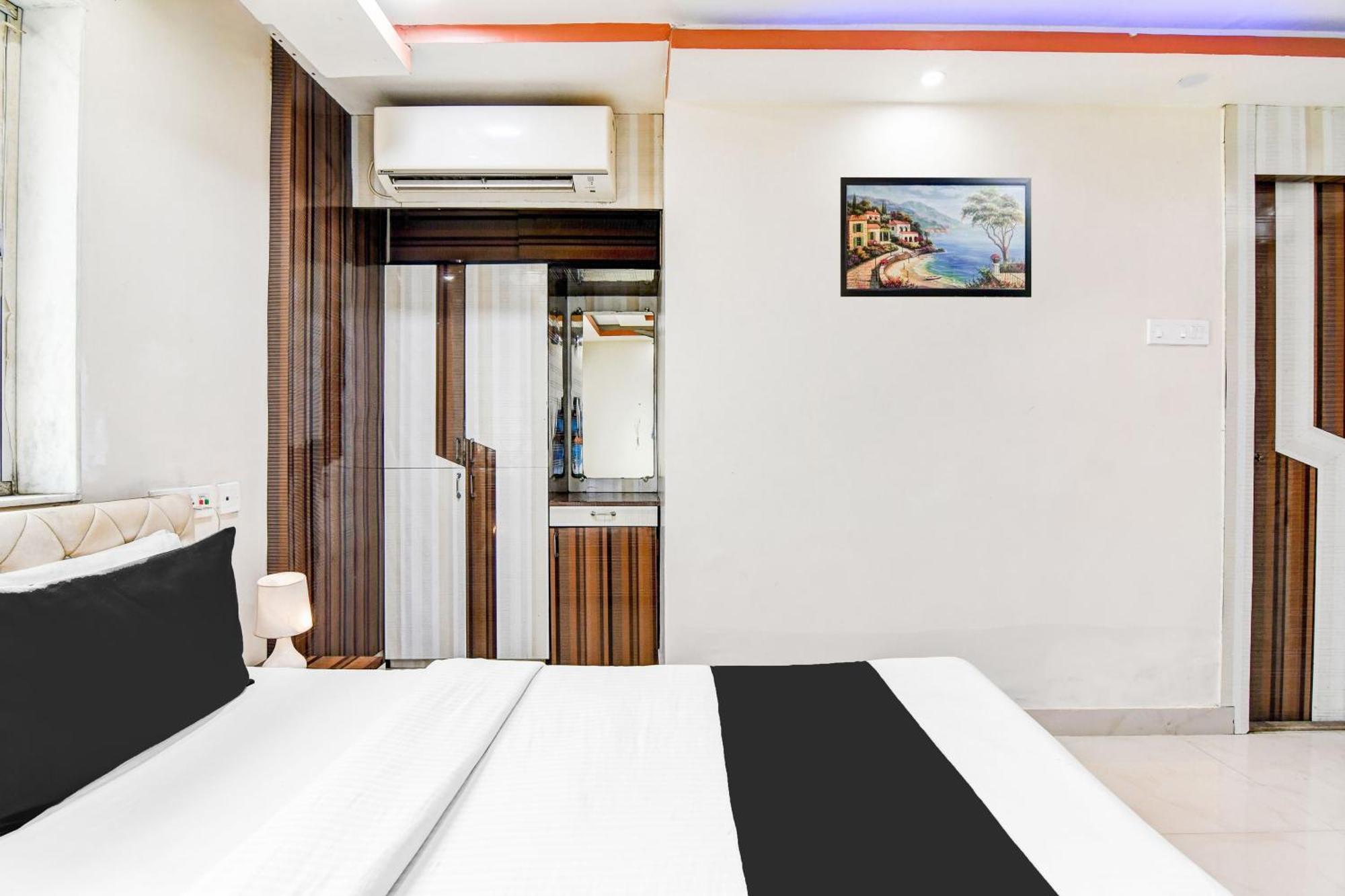 Super Hotel O Tagore Park Ruby Road 콜카타 외부 사진
