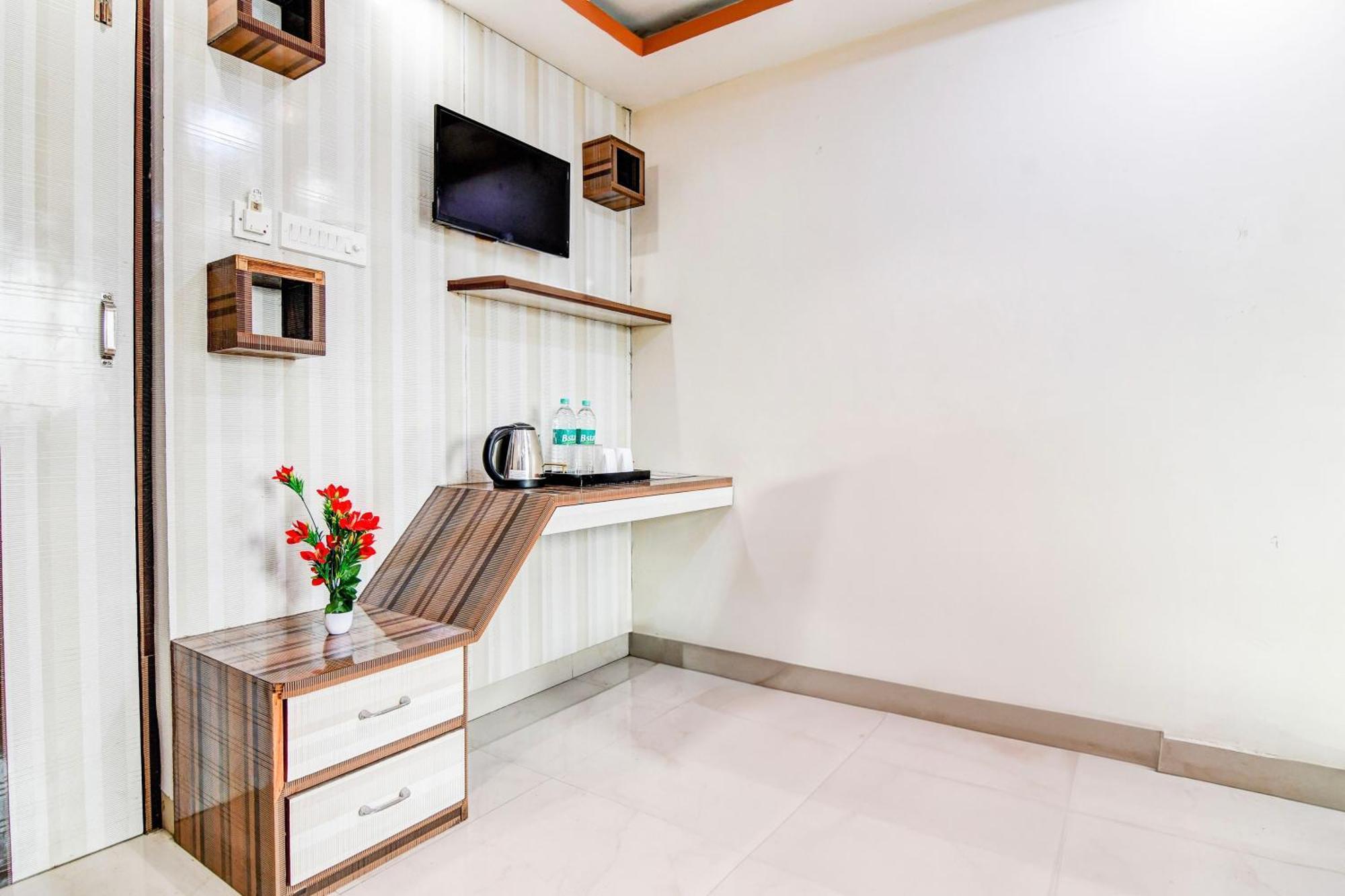 Super Hotel O Tagore Park Ruby Road 콜카타 외부 사진