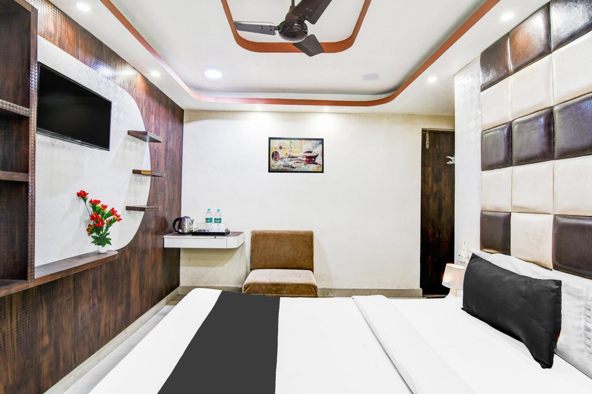 Super Hotel O Tagore Park Ruby Road 콜카타 외부 사진