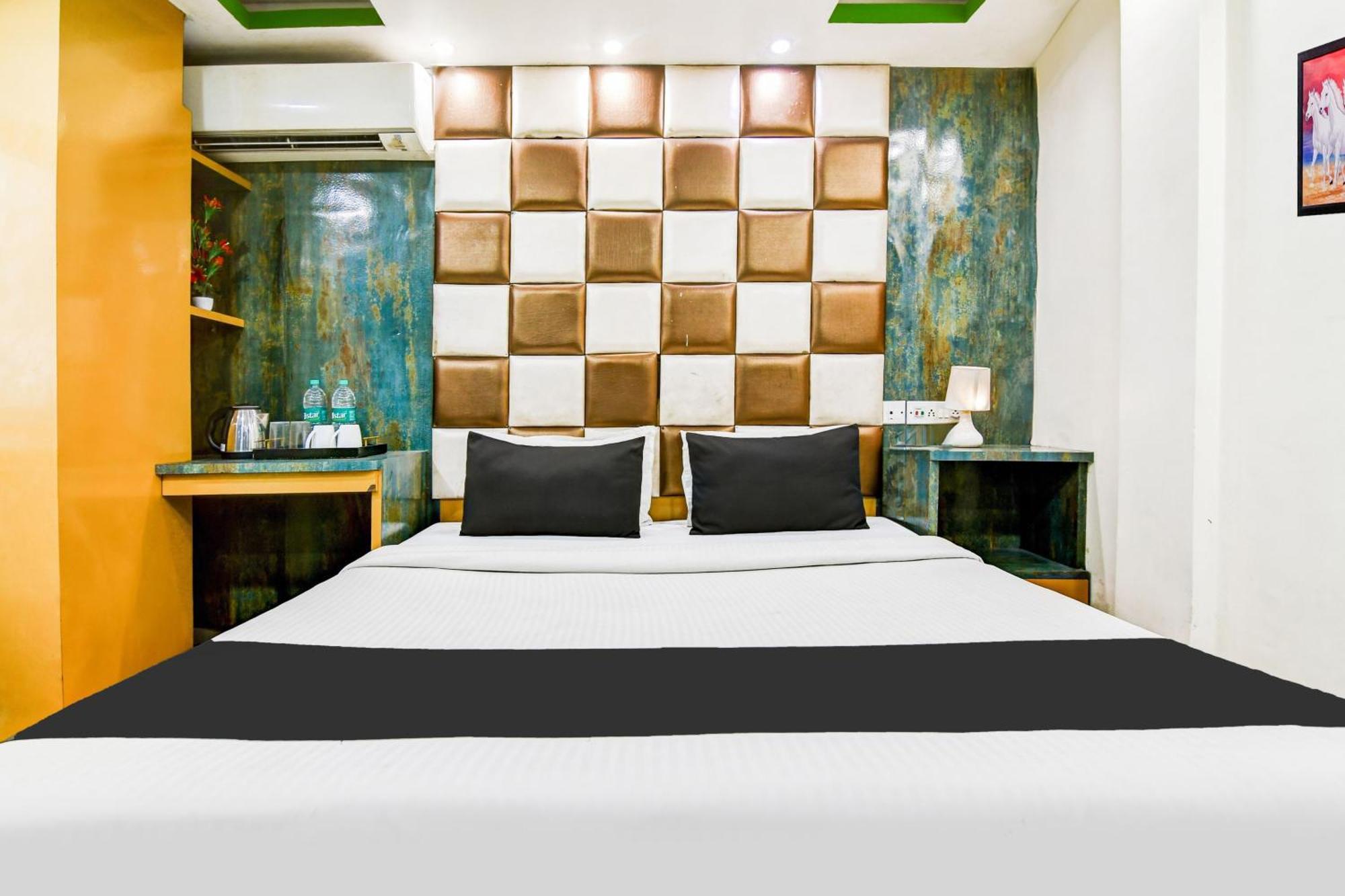 Super Hotel O Tagore Park Ruby Road 콜카타 외부 사진