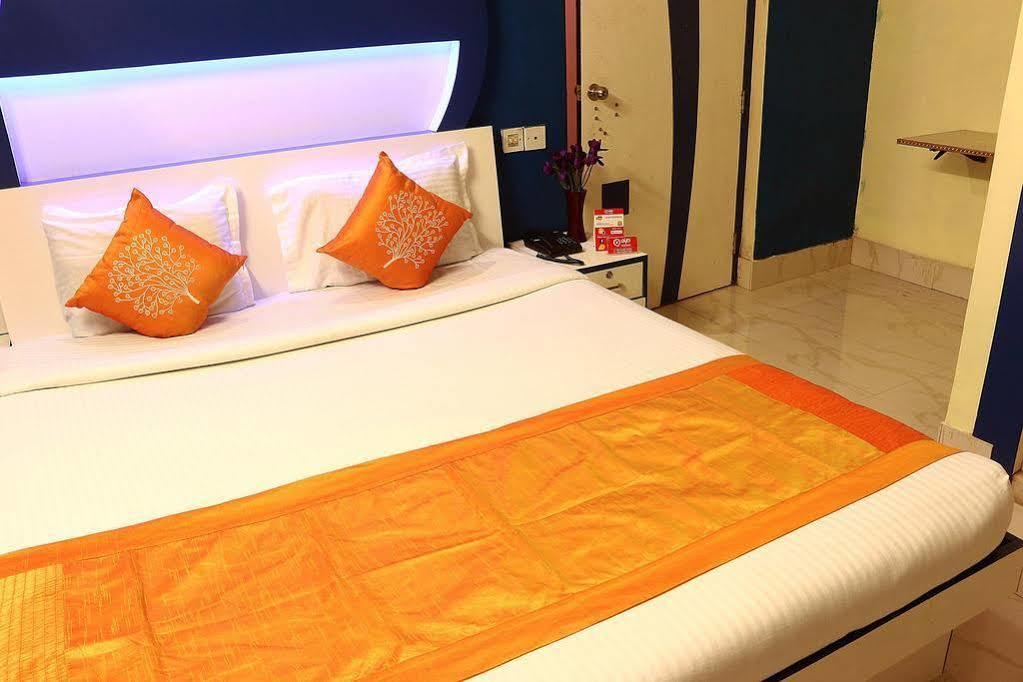 Super Hotel O Tagore Park Ruby Road 콜카타 외부 사진